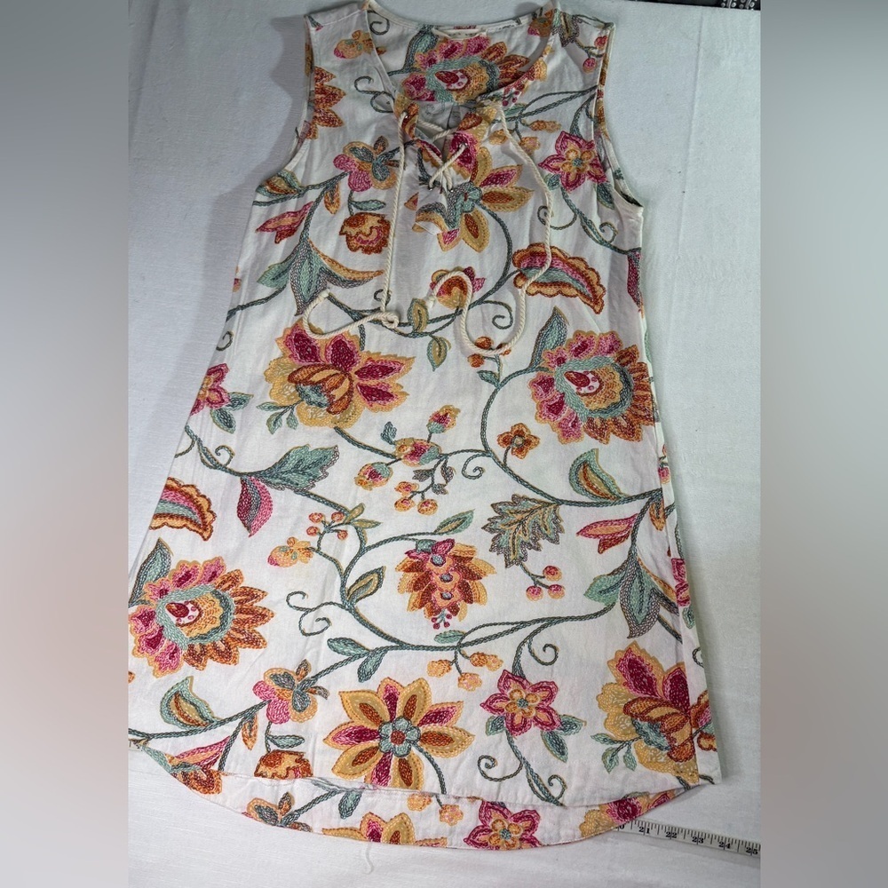 Sleeveless Lace-Up Floral Mini Dress in White with Multicolor Blooms